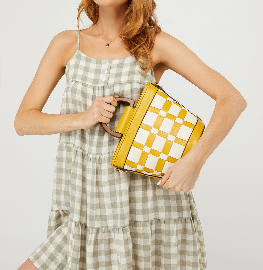 Contrast Weave Handheld Bucket Bag